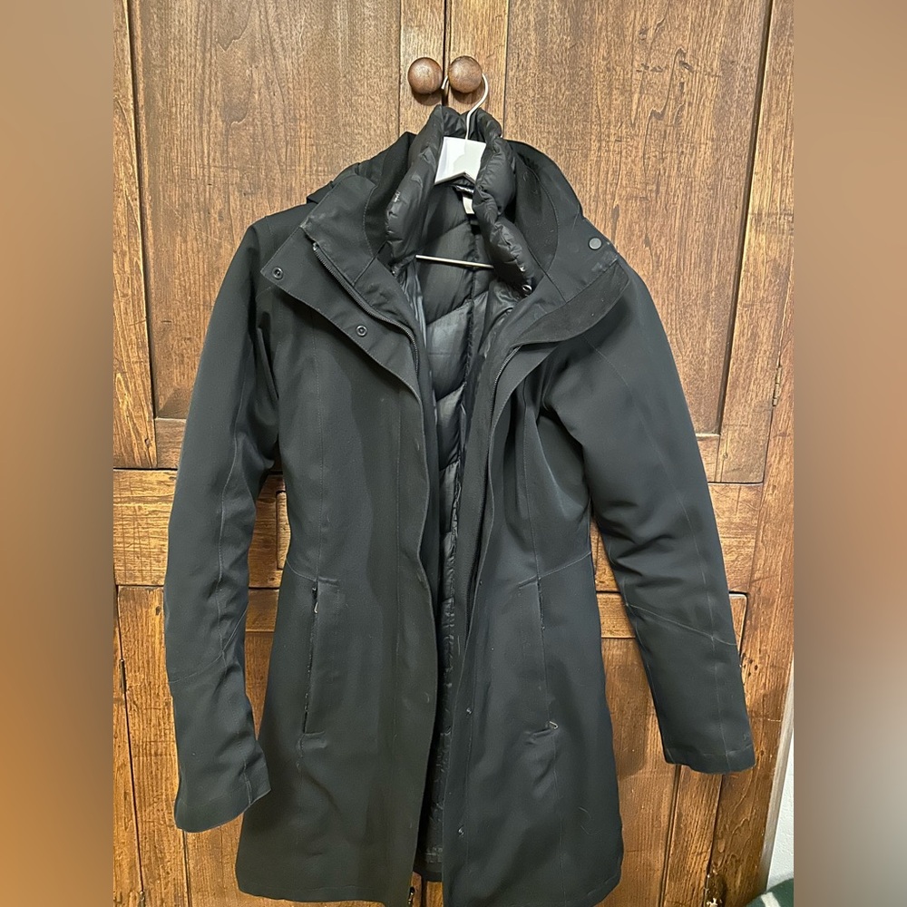 Patagonia tres down 3 and 1 parka